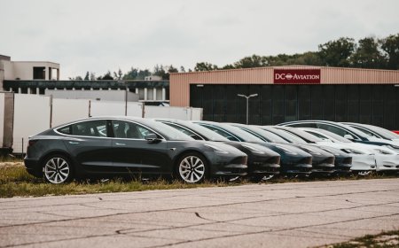Pendapatan Tesla Menurun, Penjualan Mobil Melambat