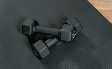 Olahraga Ringan di Rumah: 8 Cara Seru dan Efektif