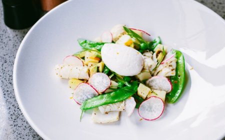 Bolehkah Makan Malam Setelah Jam 7? Ini Penjelasan Lengkap Berdasarkan Ilmu