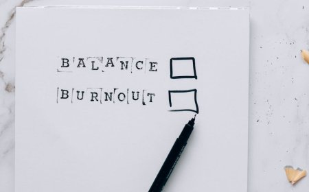 Bahaya Duduk Terlalu Lama: Memahami Risiko dan Cara Mengurangi Kebiasaan Sedentari