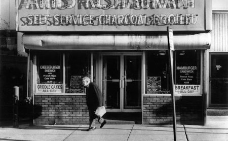 Teknologi Unik: Robot Spot dari Boston Dynamics Kini Antar Pizza di Pantai