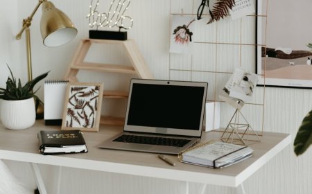 Coba Jurnal Malam: Teknik Ampuh untuk Tenangkan Pikiran Sebelum Tidur