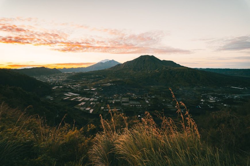 Menjelajahi Keindahan Tersembunyi Indonesia yang Instagramable di Gunung Pantai dan Air Terjun