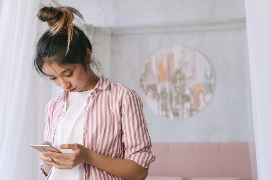 Mengatasi Dampak Negatif Screen Time Berlebih pada Kesehatan Mental