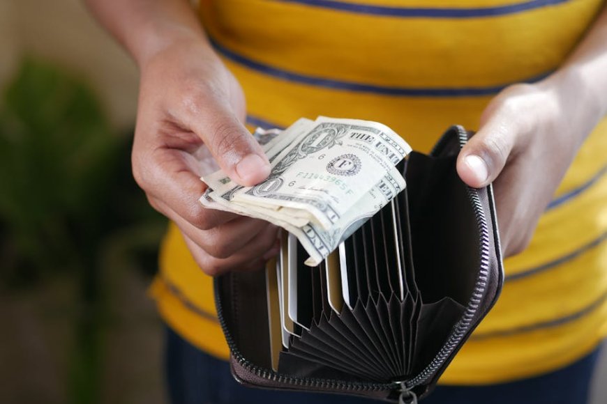 5 Kebiasaan Finansial yang Bikin Kamu Selalu Bokek di Akhir Bulan