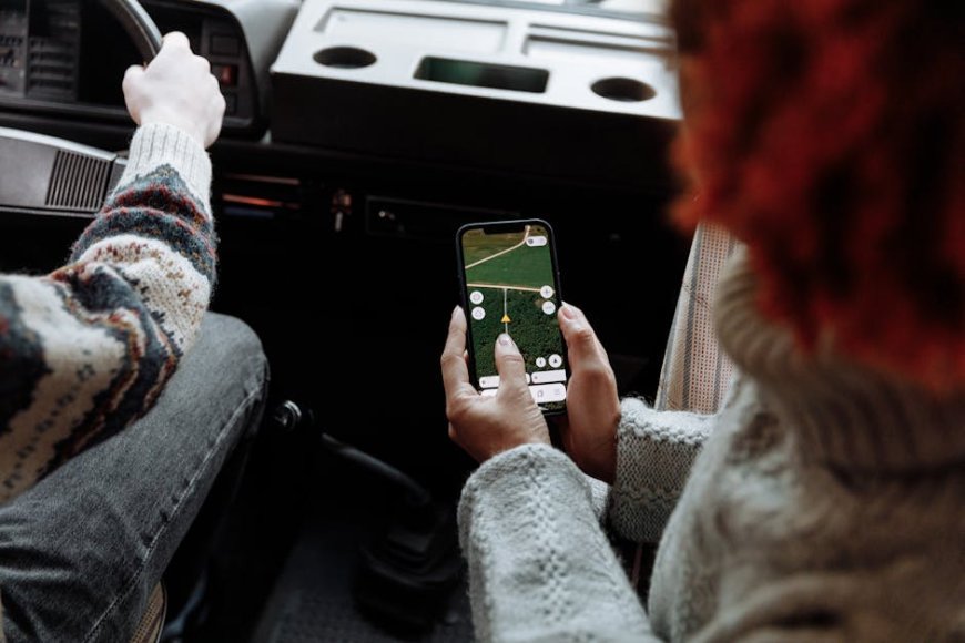 Aplikasi Traveling yang Harus Ada di HP Kamu untuk Liburan Tanpa Ribet
