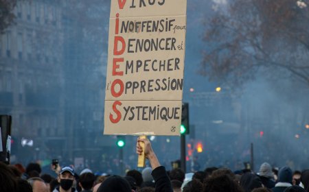 Mengupas Tuntas Dilema Etika AI: Fakta Mengejutkan di Balik Kebijakan OpenAI yang Wajib Kamu Ketahui