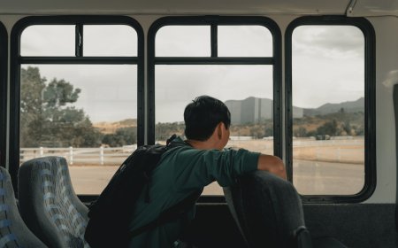 10 Alasan Ampuh Membawa Earplug: Rahasia Barang Kecil yang Sering Dilupakan Saat Traveling