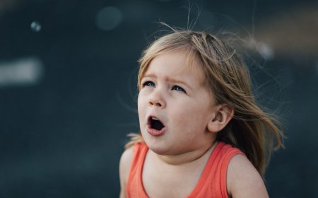 Bahaya Layar Gadget: Ini Tanda-Tanda Anak Mulai Alami Rabun