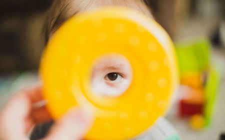 Bahaya Rabun Mata Anak Akibat Gadget: Kenali Tanda dan Cara Mencegahnya!