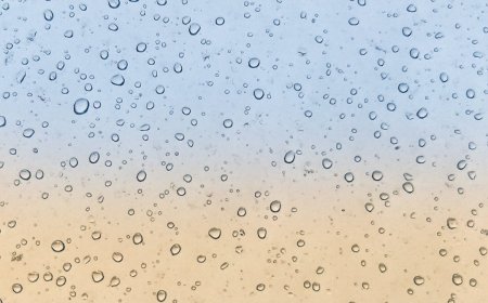 Minum Air Hangat Pagi Hari Bikin Wajah Glowing? Bongkar Mitos & Fakta Sebenarnya