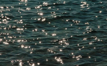 Bukan Mitos, Ini Cara Air Hangat Merombak Sel Kulit Mati Jadi Wajah Glowing