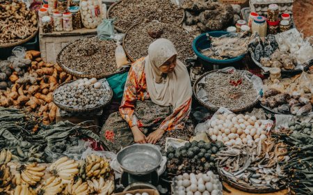 Fenomena Downtrading: Strategi Konsumen Hadapi Inflasi di Indonesia