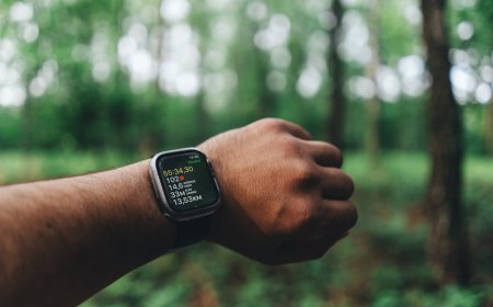 5 Prediksi Gila Smartwatch 2025: Asisten Kesehatan Pribadi Kini di Pergelangan Tanganmu