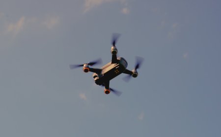 Bukan Lagi Mainan! 7 Tren Drone 2025 yang Akan Mengubah Dunia, dari Kamera 8K Sampai AI Canggih