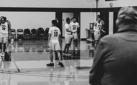 Kebangkitan Dinasti Warriors di NBA 2025: Mampukah Trio Legendaris Kembali Mengguncang Playoff?