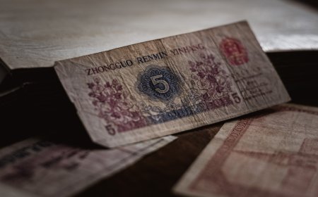 BI Rate Turun Drastis ke 5,25%! Ini Dampak Nyata Suku Bunga Rendah & Tarif AS Turun untuk Gaji dan Cicilan Anda