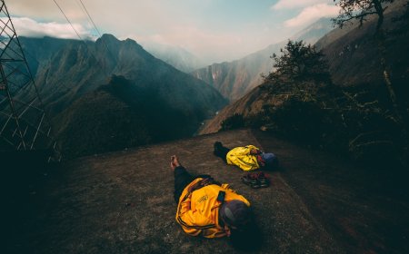 Tiket Pesawat Meroket? 7 Trik Backpacker Jitu Taklukkan Liburan Murah 2025!