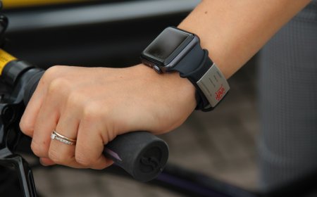 Smartwatch Kamu Ternyata 'Mata-Mata'? Bongkar 5 Mitos Privasi Teknologi Wearable yang Wajib Kamu Tahu