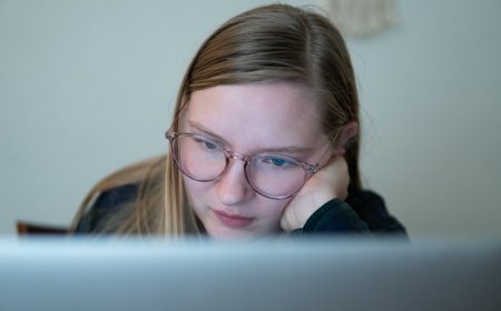 5 Risiko Tersembunyi Saat Orang Tua Selalu Ikut Campur Urusan Anak, Benarkah Demi Kebaikan?