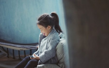 AI Jadi 'Teman Curhat' Anak? Waspadai 5 Dampak Psikologis Serius yang Mengintai Kesehatan Mentalnya