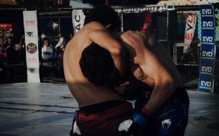 Dislokasi Bahu di Ring Tinju: Dari El Rumi Hingga Mike Tyson, Pahami Cedera yang Bisa Mengakhiri Karier Ini