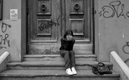 Benarkah Mengejar Materi Justru Membuat Kita Lebih Kesepian?