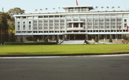 Sistem Presidensial vs Parlementer Mana yang Lebih Stabil?