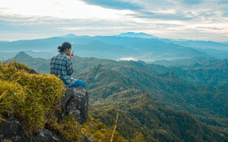 7 Jalur Pendakian Terpencil di Sulawesi yang Menantang Jiwa Petualang Anda
