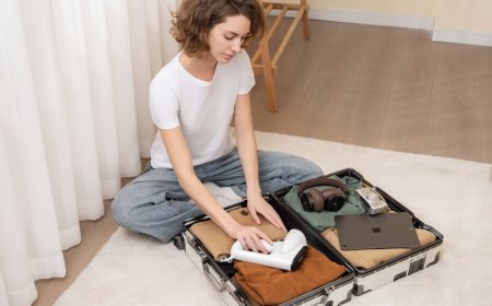 5 Barang Traveling yang Lebih Baik Dipinjam atau Disewa, Bukan Dibeli