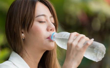 Apakah Benar Wajib Minum 8 Gelas Air Sehari? Ini Faktanya