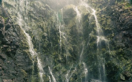 5 Wisata Alam Tersembunyi di Indonesia yang Wajib Dijelajahi Petualang Sejati