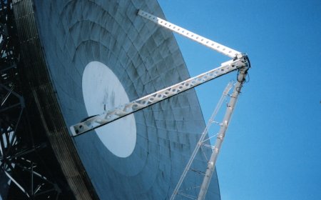 NASA Meluncurkan NISAR Antena Satelit Terbesar yang Pernah Ada