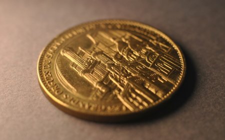 Inflasi Menggerogoti Tabungan? Inilah Analisis Emas, Properti, dan Saham sebagai Penyelamat Aset Anda