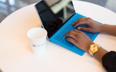 5 Alasan Krusial Laptop Ultra Ringan Wajib Jadi Senjata Andalan Digital Nomad di 2024