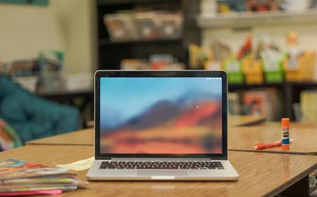 Pilih Intel Evo atau Apple Silicon? Panduan Lengkap Memilih Laptop Produktivitas Terbaik 2024