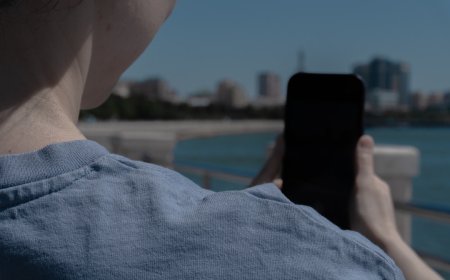 Smartphone 200MP dan Layar Lipat Bukan Lagi Gimmick Ini Alasannya