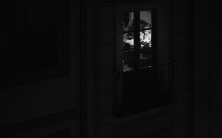 Misteri Kuntilanak Digital Viral di Medsos Ini Penjelasan Ilmiahnya