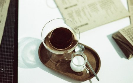 Kopi Hitam vs Kopi Susu Gula Aren Mana Jagoan Metabolisme Sebenarnya