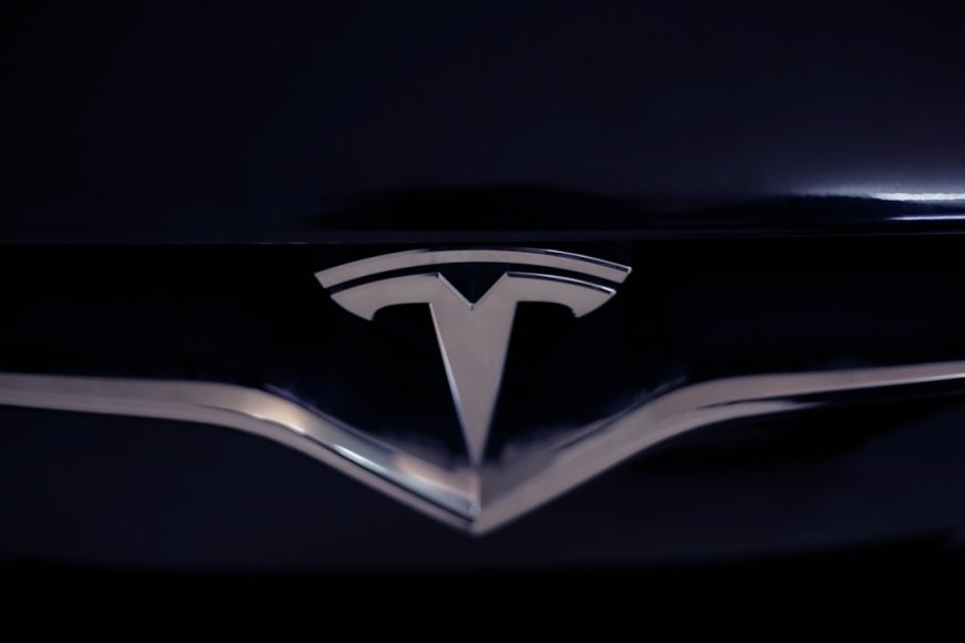 7 Langkah Cerdas Menghindari Jebakan Autopilot Tesla: Wajib Tahu Sebelum Nyawa Taruhannya