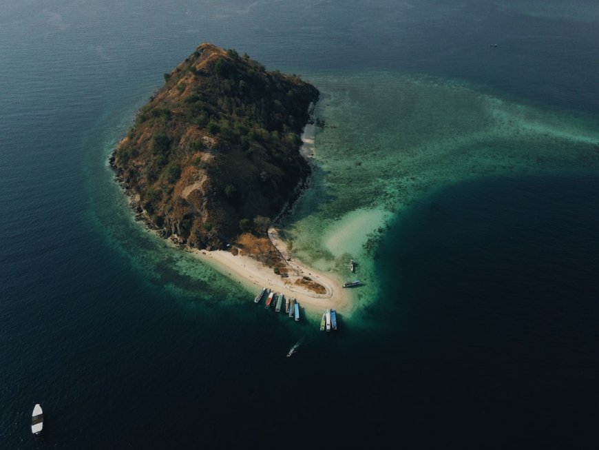 Menguak Keunikan Geologi Pulau Padar, Surga Tersembunyi di NTT!