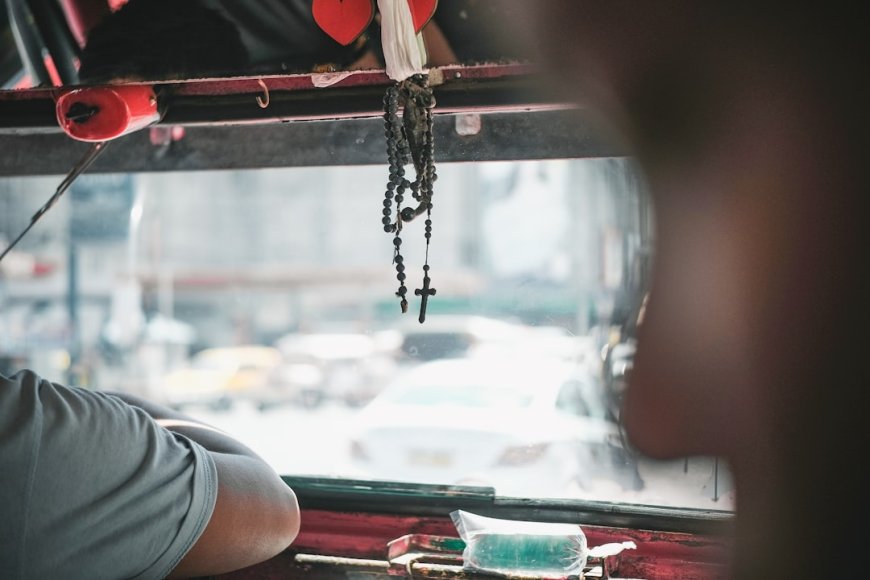Tren Kaburajadulu: Bagaimana Migrasi Mengubah Identitas Bangsa?