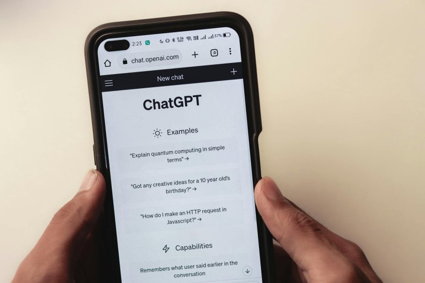 Ilustrasi kecerdasan buatan GPT-5 dari OpenAI yang menjanjikan revolusi teknologi di masa depan. Foto oleh Sanket Mishra via Pexels.