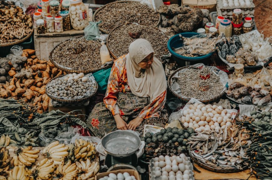 Fenomena Downtrading: Strategi Konsumen Hadapi Inflasi di Indonesia
