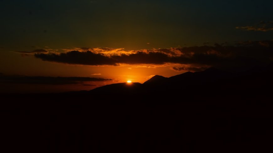 Panduan Lengkap Mendaki Gunung Rinjani 2025: Rute Rahasia, Tips Lokal, dan Persiapan Aman