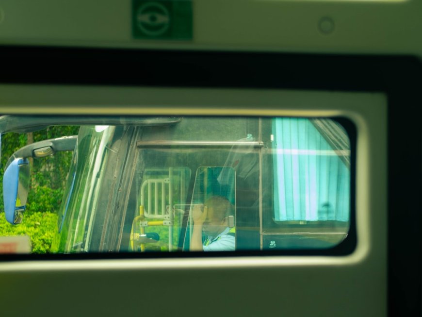 Panduan Liburan Kereta Api di Indonesia 2025: Rute Scenic, Tiket, dan Pengalaman Unik yang Tak Terlupakan