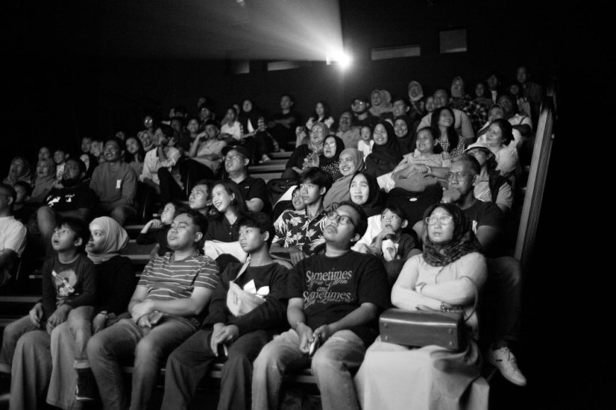 Bukan Cuma Horor! Ini Analisis 10 Film Terlaris Indonesia 2025 yang Getarkan Bioskop