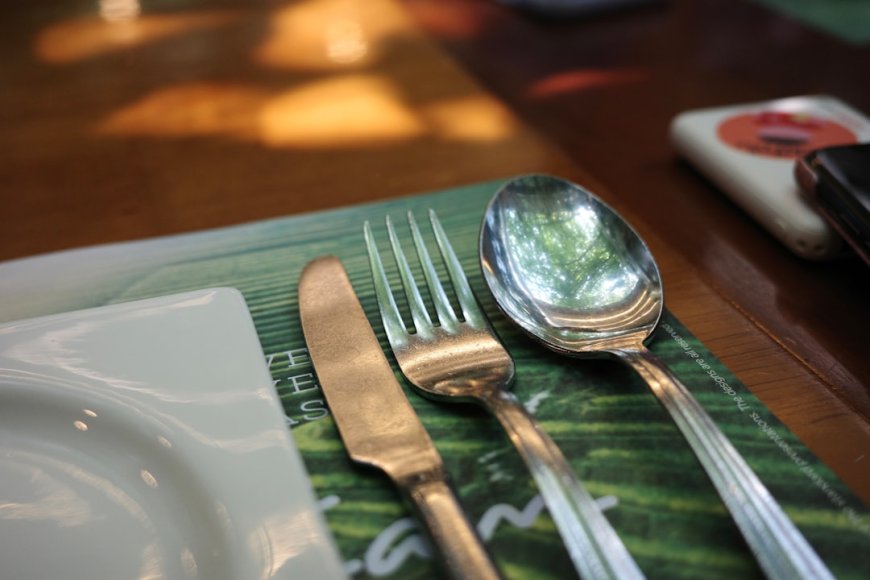 Kolesterol Tinggi Bukan Cuma Soal Makanan Berlemak! 5 Mitos Sesat yang Wajib Anda Tahu di 2025