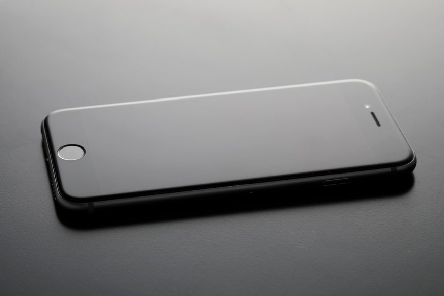 Bocoran iPhone 17 Pro Max: Desain Titanium Baru dan Kamera AI Generatif yang Akan Mengubah Segalanya