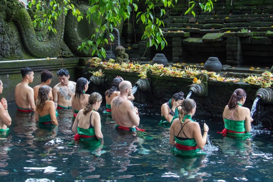Bukan Sekadar Tren: Alasan Sonik Healing dan Melukat Bali Jadi Kunci Ketenangan Jiwa di 2025